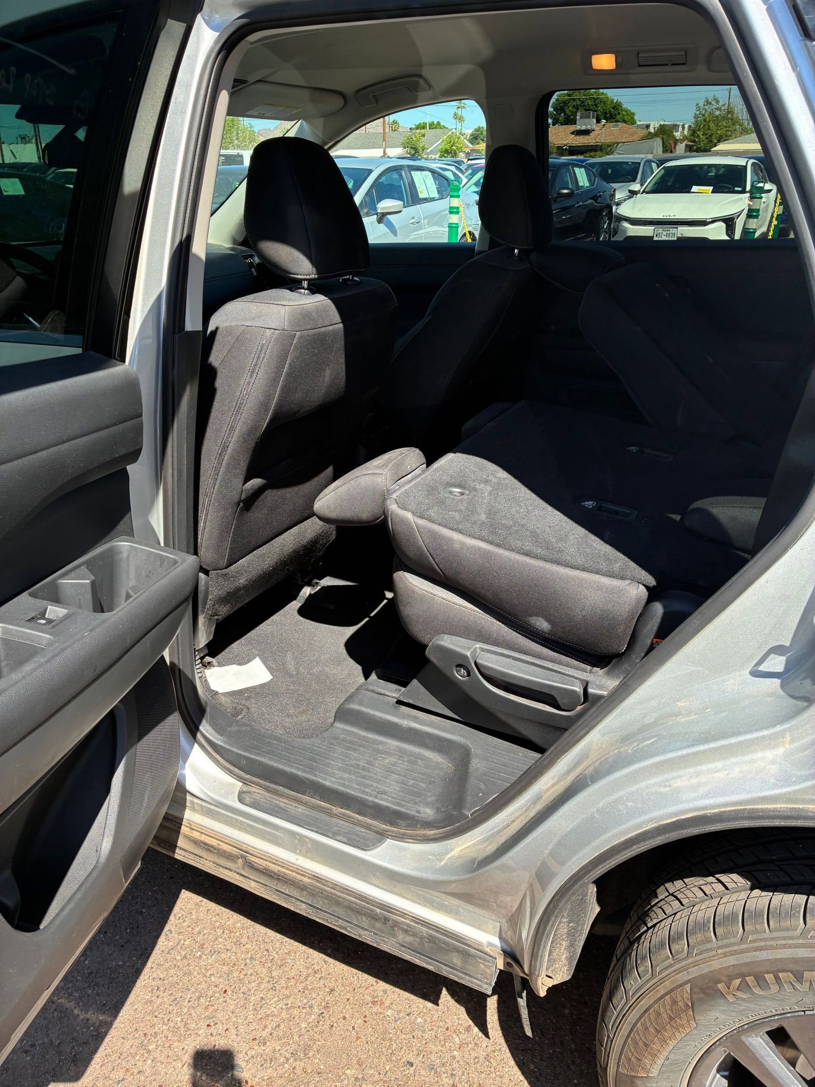 Used 2025 Nissan Pathfinder SV image 6