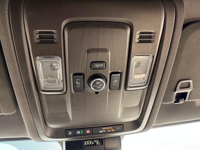 Used 2025 GMC Yukon XL Elevation AWD/4WD image 17