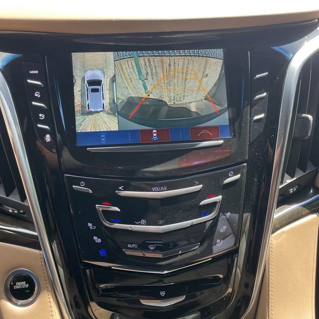 Used 2020 Cadillac Escalade Platinum image 17