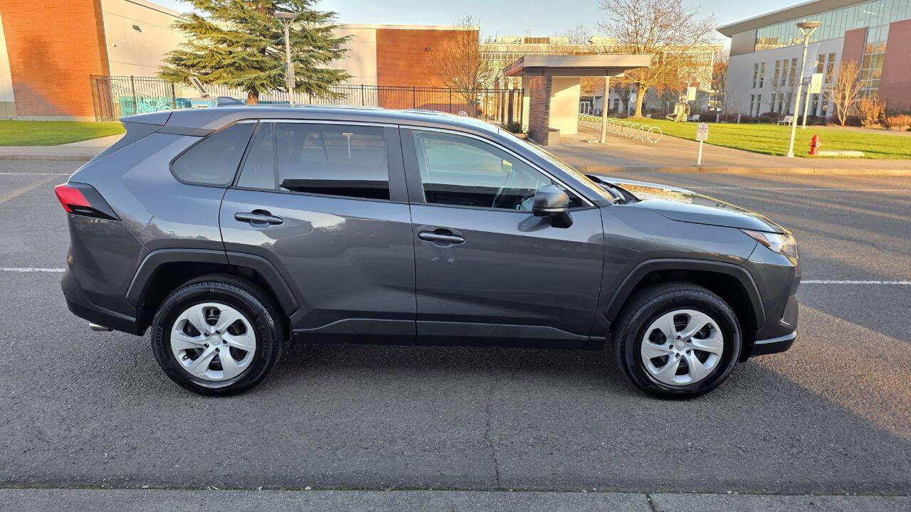 Used 2024 Toyota RAV4 LE image 4