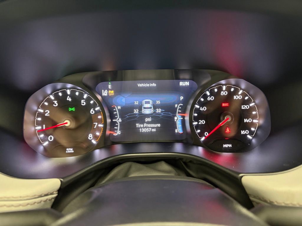 Used 2025 Jeep Compass Limited image 24