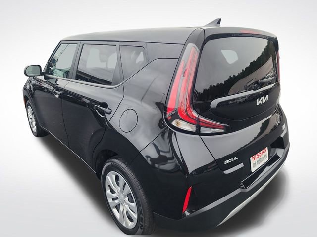 Used 2023 Kia Soul LX image 3