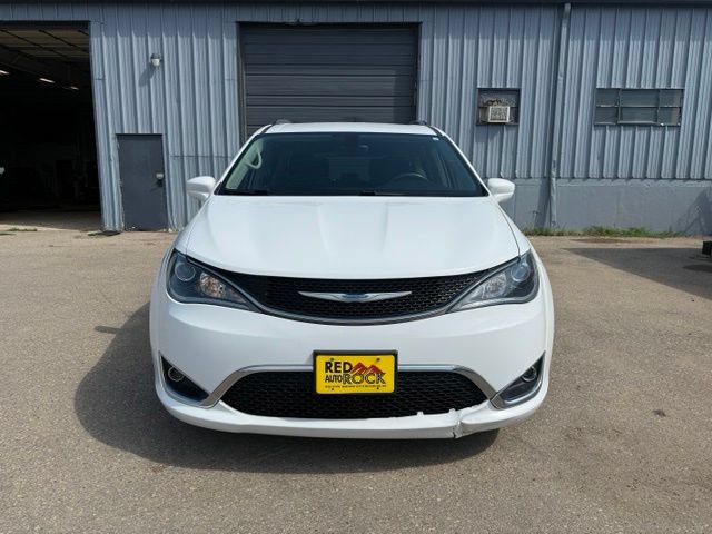 Used 2018 Chrysler Pacifica Touring Plus w/ Tire & Wheel Group FWD image 3