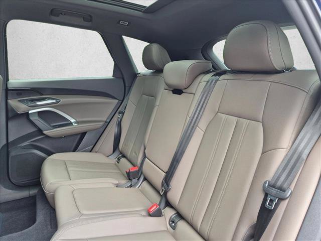 Certified 2025 Audi Q5 Premium w/ Convenience Package AWD/4WD image 20
