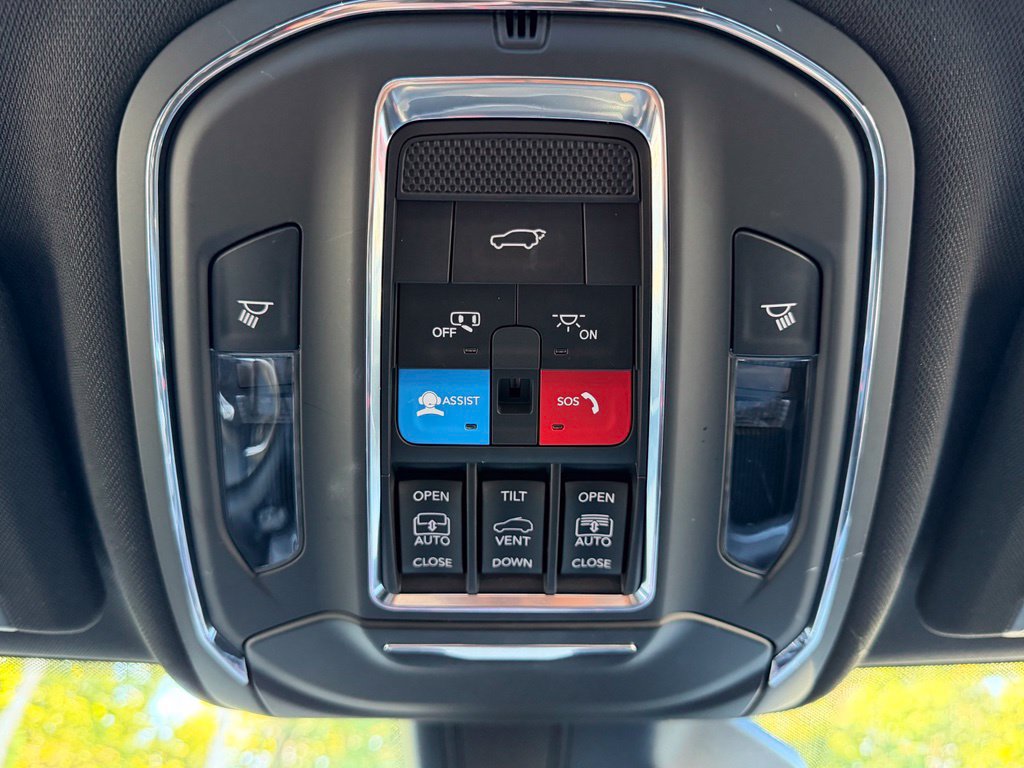 Used 2024 Jeep Grand Cherokee L Limited w/ Black Appearance Package AWD/4WD image 48