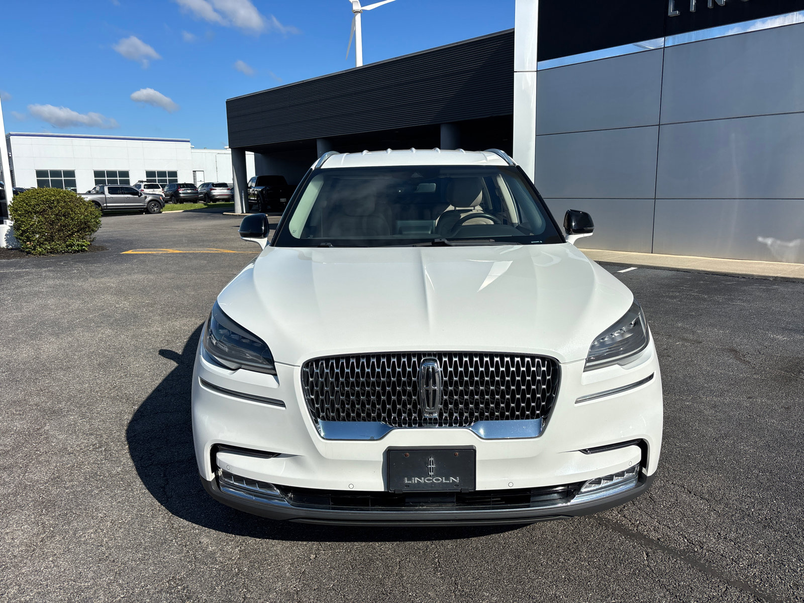 Certified 2020 Lincoln Aviator Reserve w/ Elements Package Plus AWD/4WD image 2