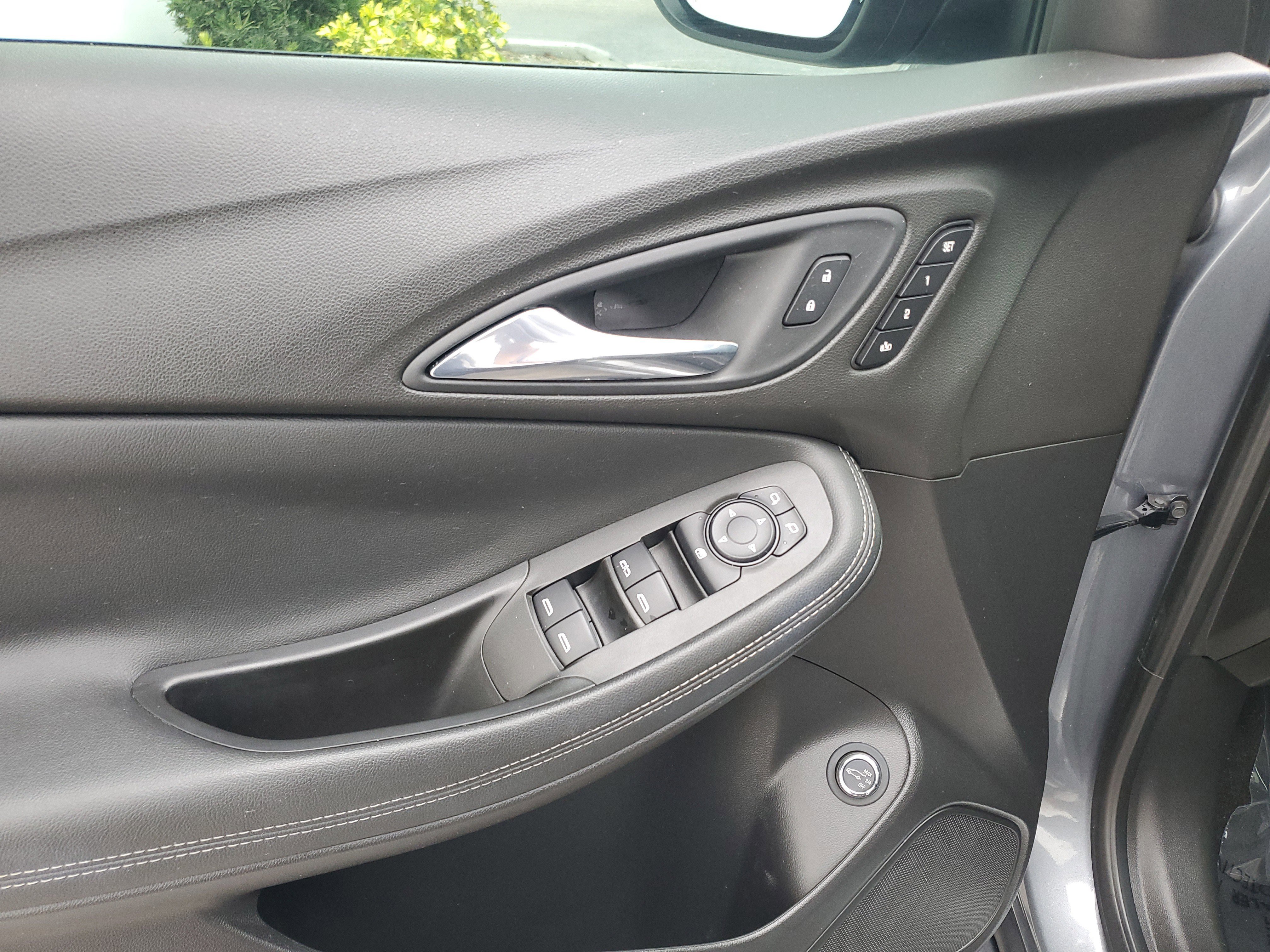 Used 2021 Buick Encore GX Essence w/ Advanced Technology Package image 20