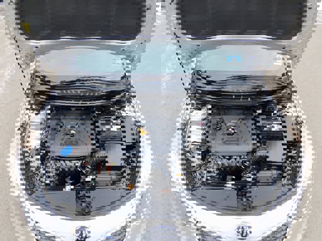 Used 2016 Kia Forte LX image 9