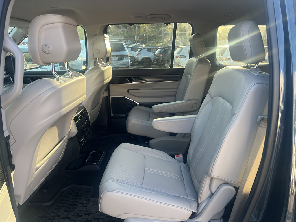 Used 2024 Jeep Wagoneer Series II w/ Convenience Group I image 6