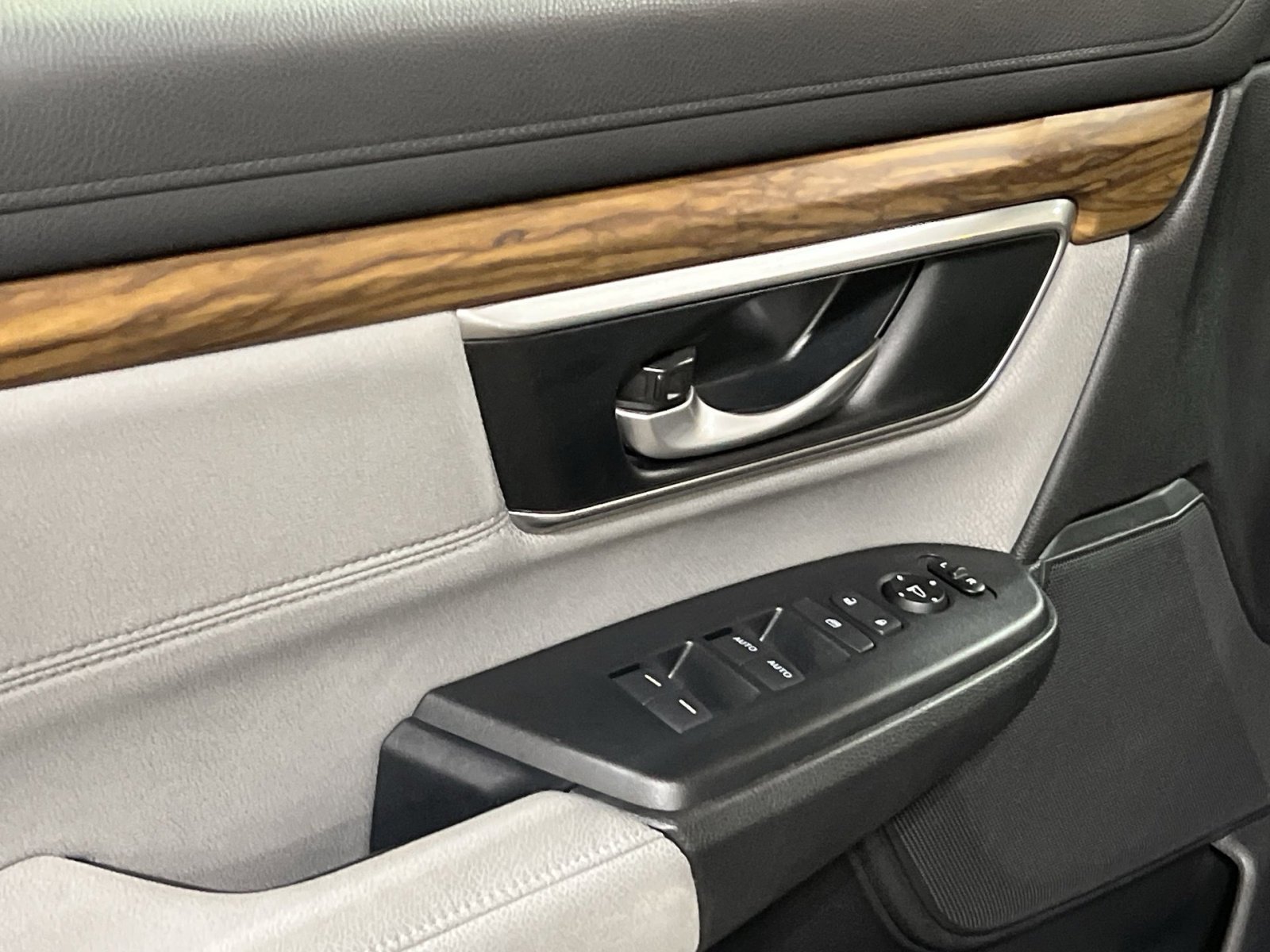 Used 2019 Honda CR-V EX image 15