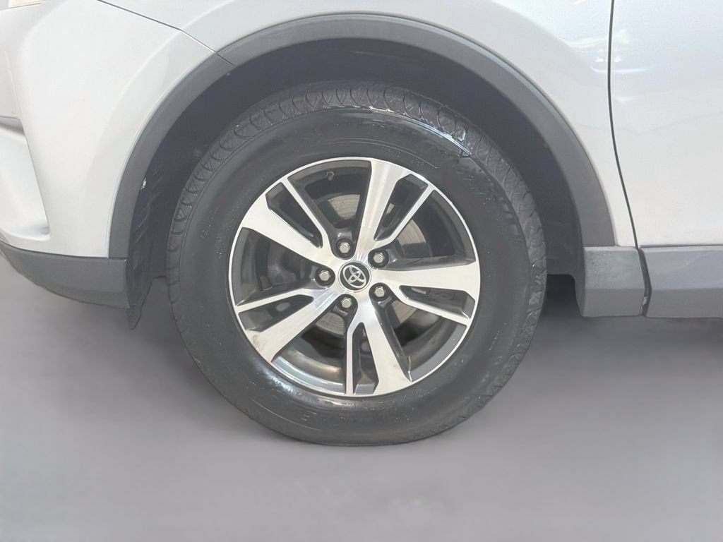 Used 2017 Toyota RAV4 XLE AWD/4WD image 24