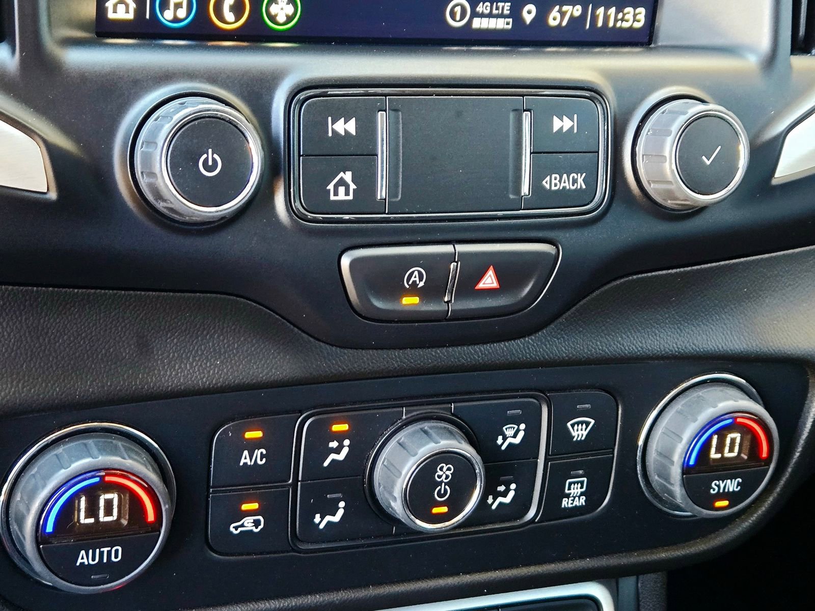 Used 2023 GMC Terrain SLT image 16