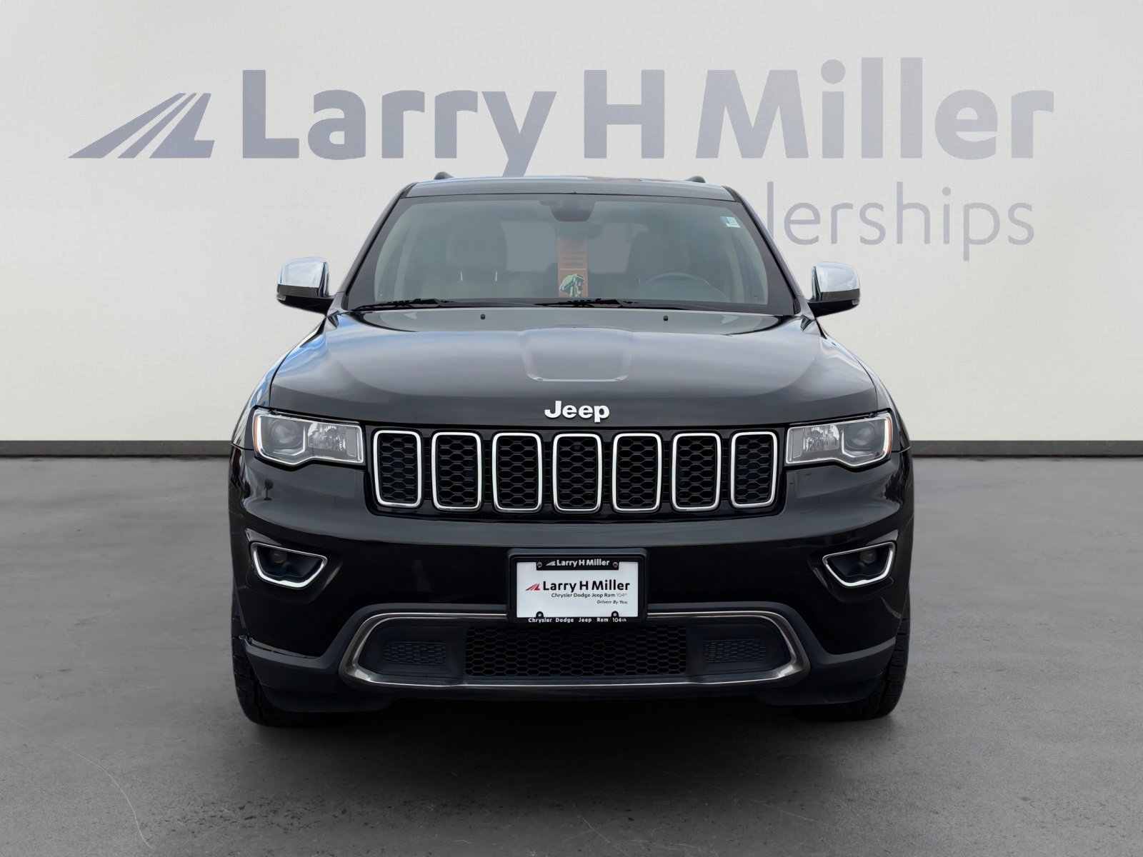 Used 2017 Jeep Grand Cherokee Limited w/ Trailer Tow Group IV image 9
