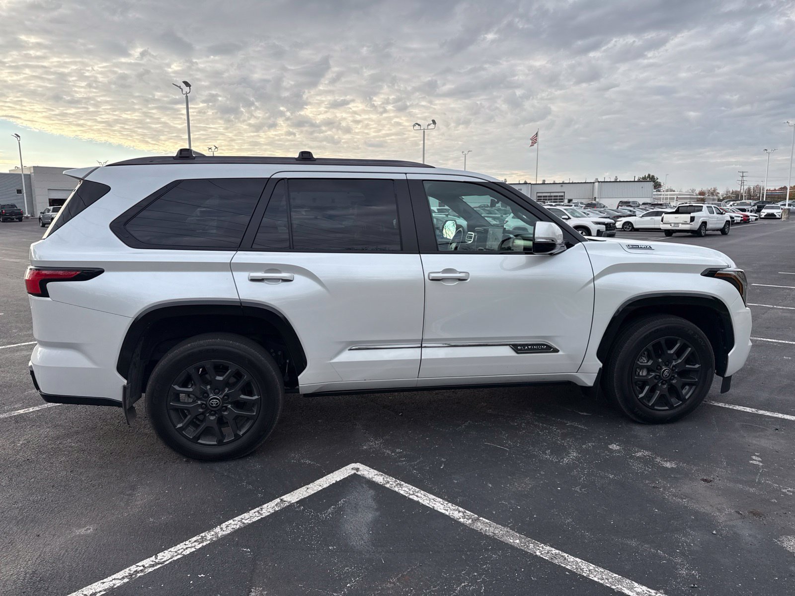 Used 2025 Toyota Sequoia Platinum AWD/4WD image 7