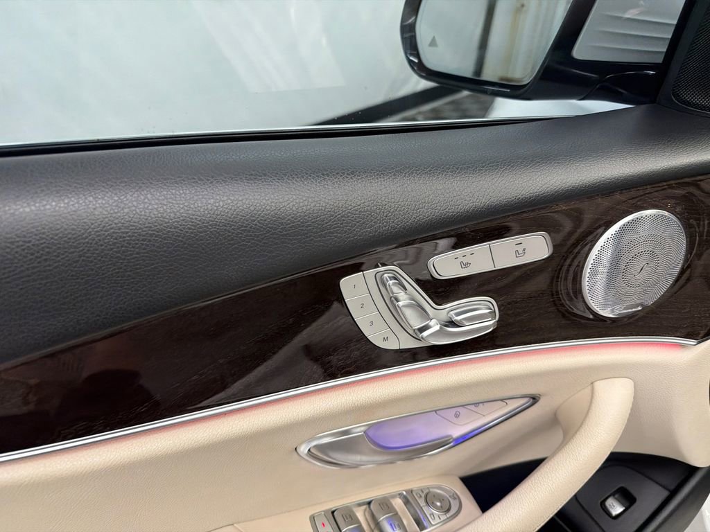 Used 2019 Mercedes-Benz E 300 4MATIC image 12