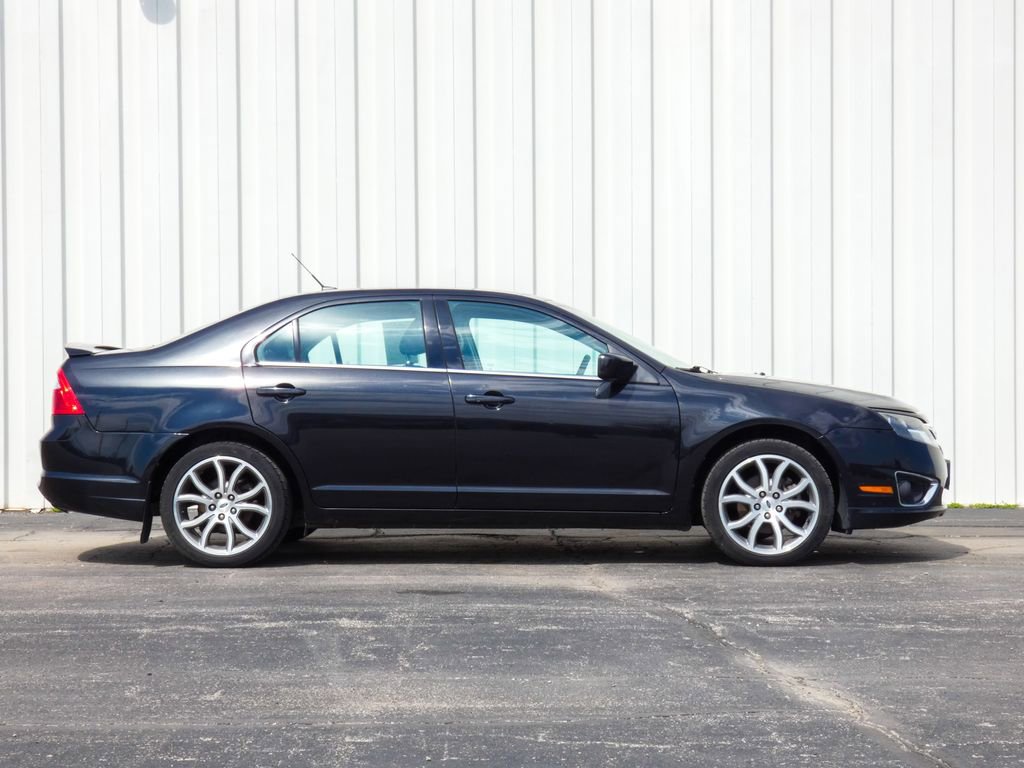Used 2011 Ford Fusion SEL w/ Monochrome Appearance Pkg FWD image 2