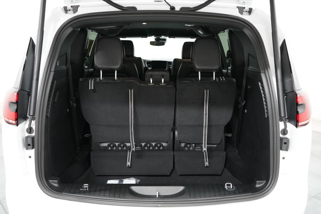 New 2027 Chrysler Pacifica Select FWD image 24