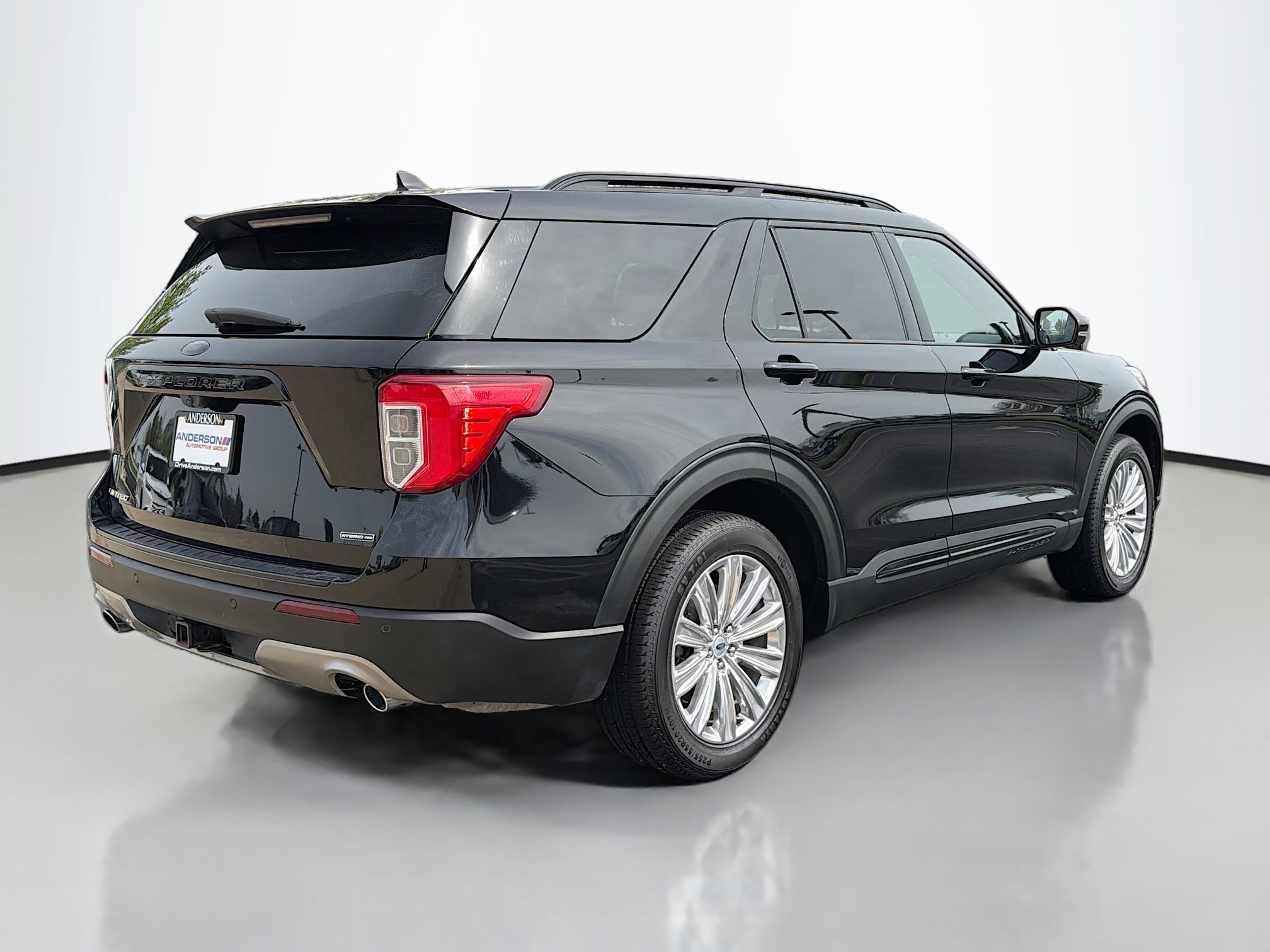 Used 2022 Ford Explorer Limited AWD/4WD image 2