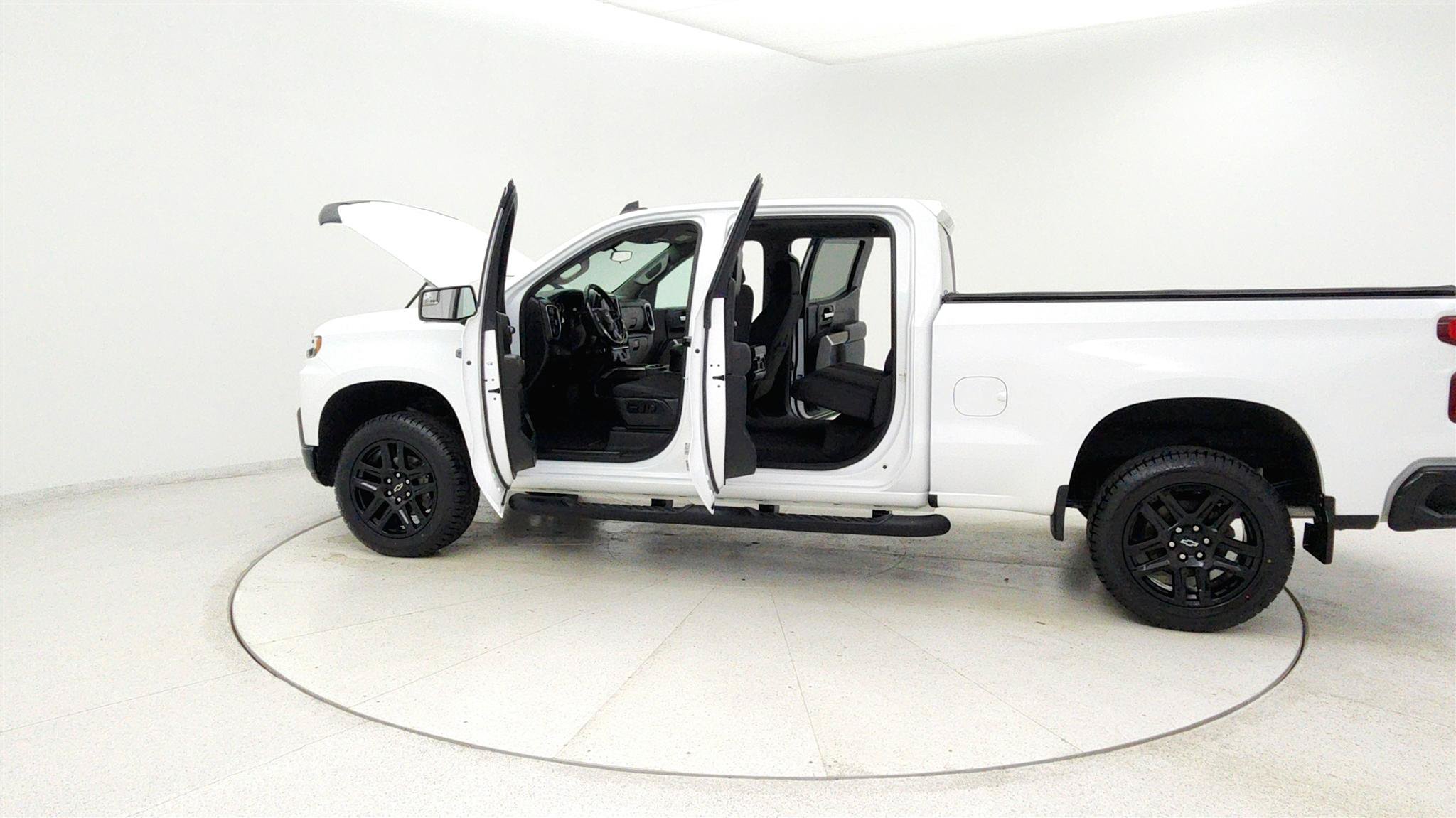 Used 2021 Chevrolet Silverado 1500 LT Trail Boss w/ Bed Protection Package AWD/4WD image 32
