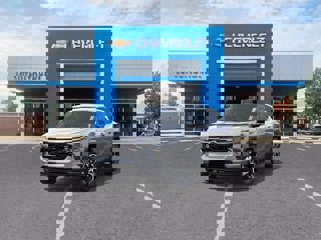 New 2026 Chevrolet Trax RS w/ Sunroof Package FWD image 8