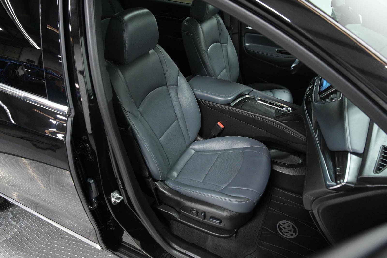 Used 2024 Buick Enclave Essence w/ Experience Buick Package image 18