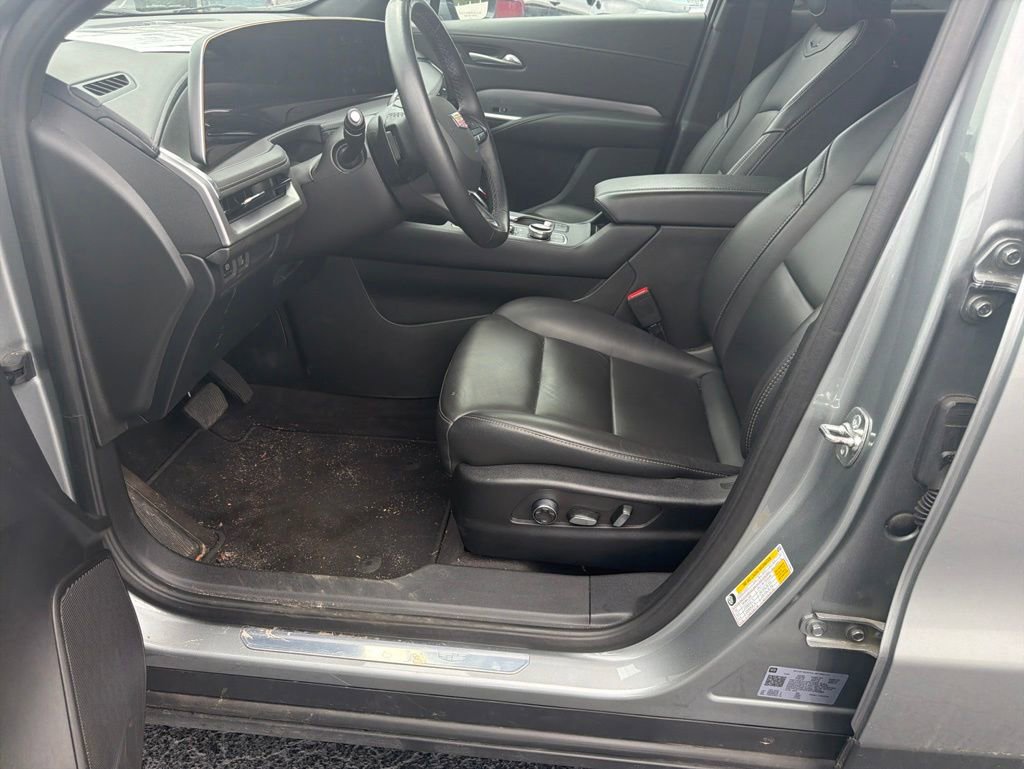 Used 2025 Cadillac XT4 Premium Luxury FWD image 18