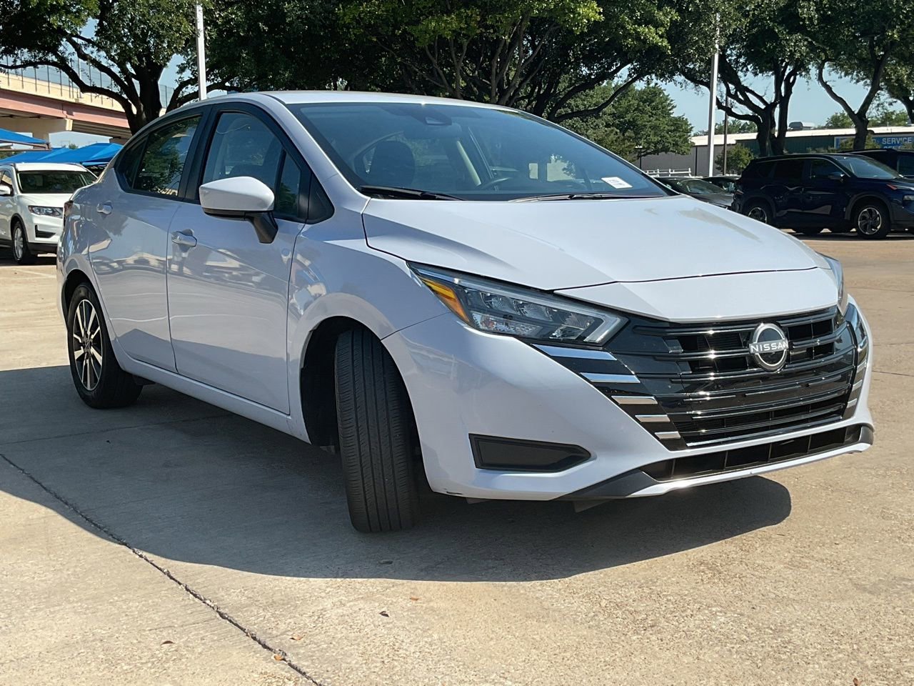 Used 2025 Nissan Versa SV FWD image 4