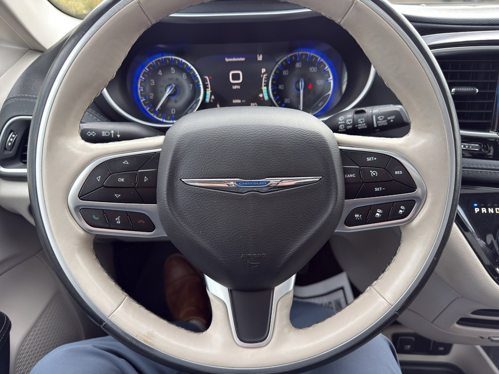 Used 2020 Chrysler Pacifica Limited w/ Advanced Safetytec Group image 24
