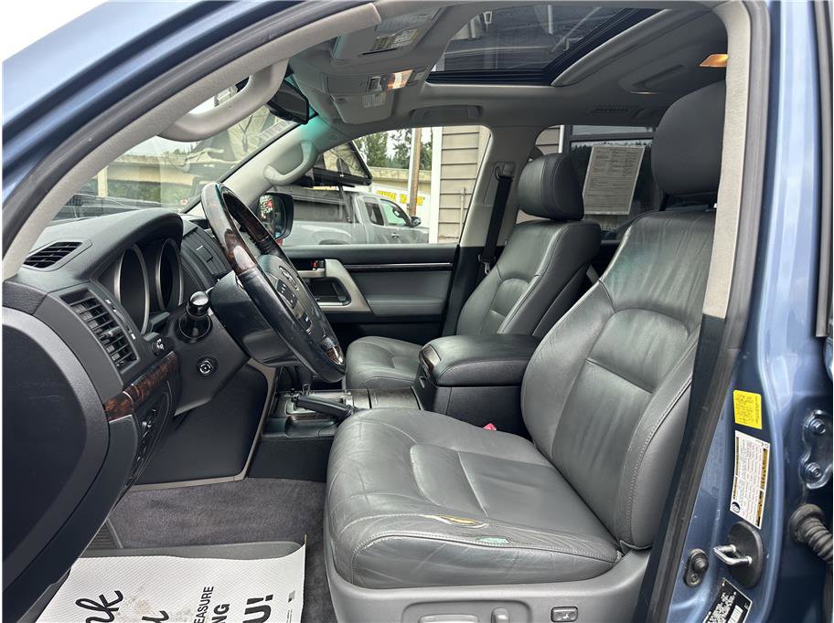 Used 2011 Toyota Land Cruiser w/ Upgrade Pkg image 15