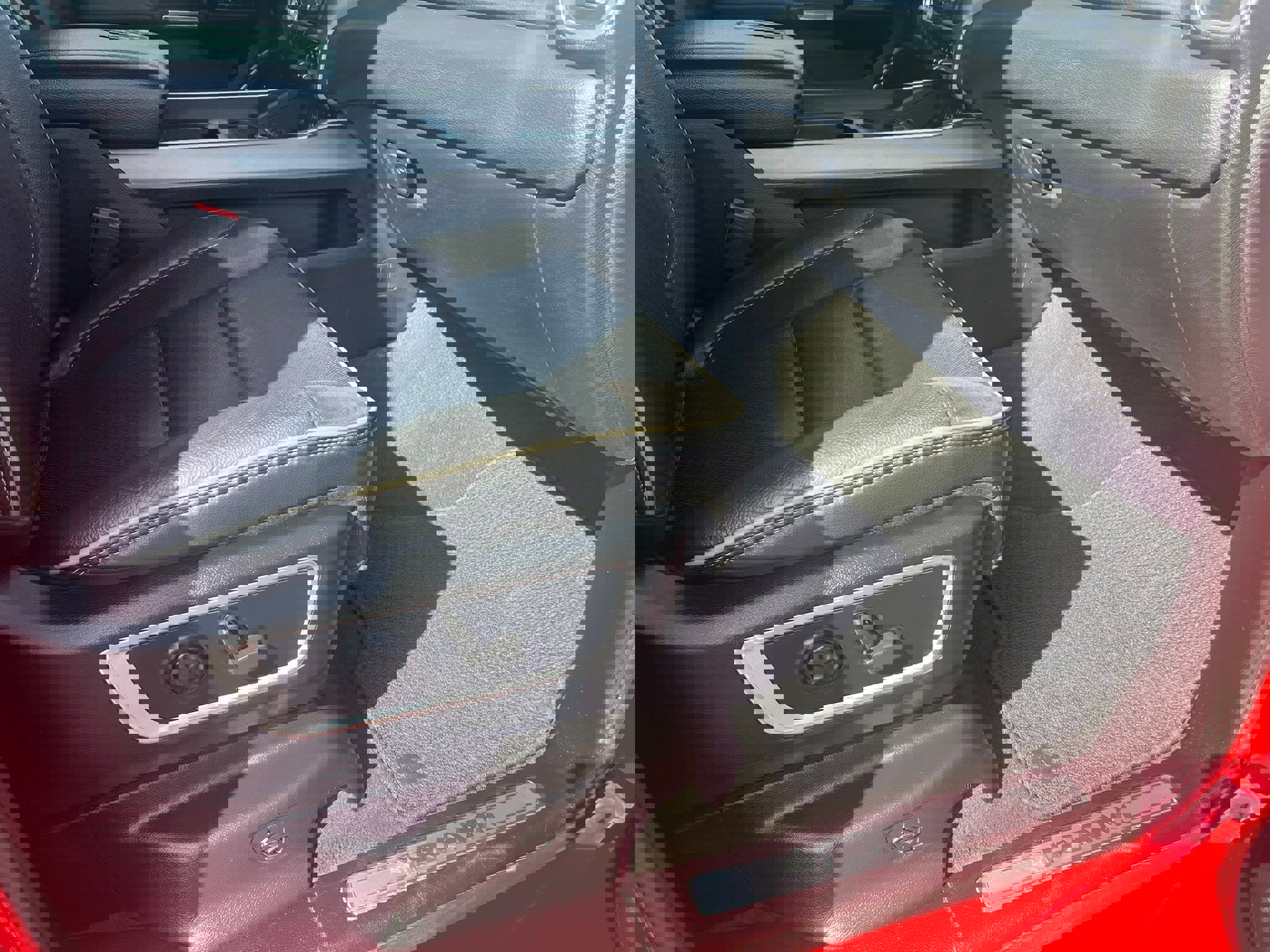 Used 2021 RAM 1500 Laramie w/ Sport Appearance Package image 26