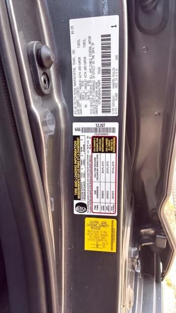 Used 2025 Toyota Tundra Limited w/ TRD Off-Road Package AWD/4WD image 32