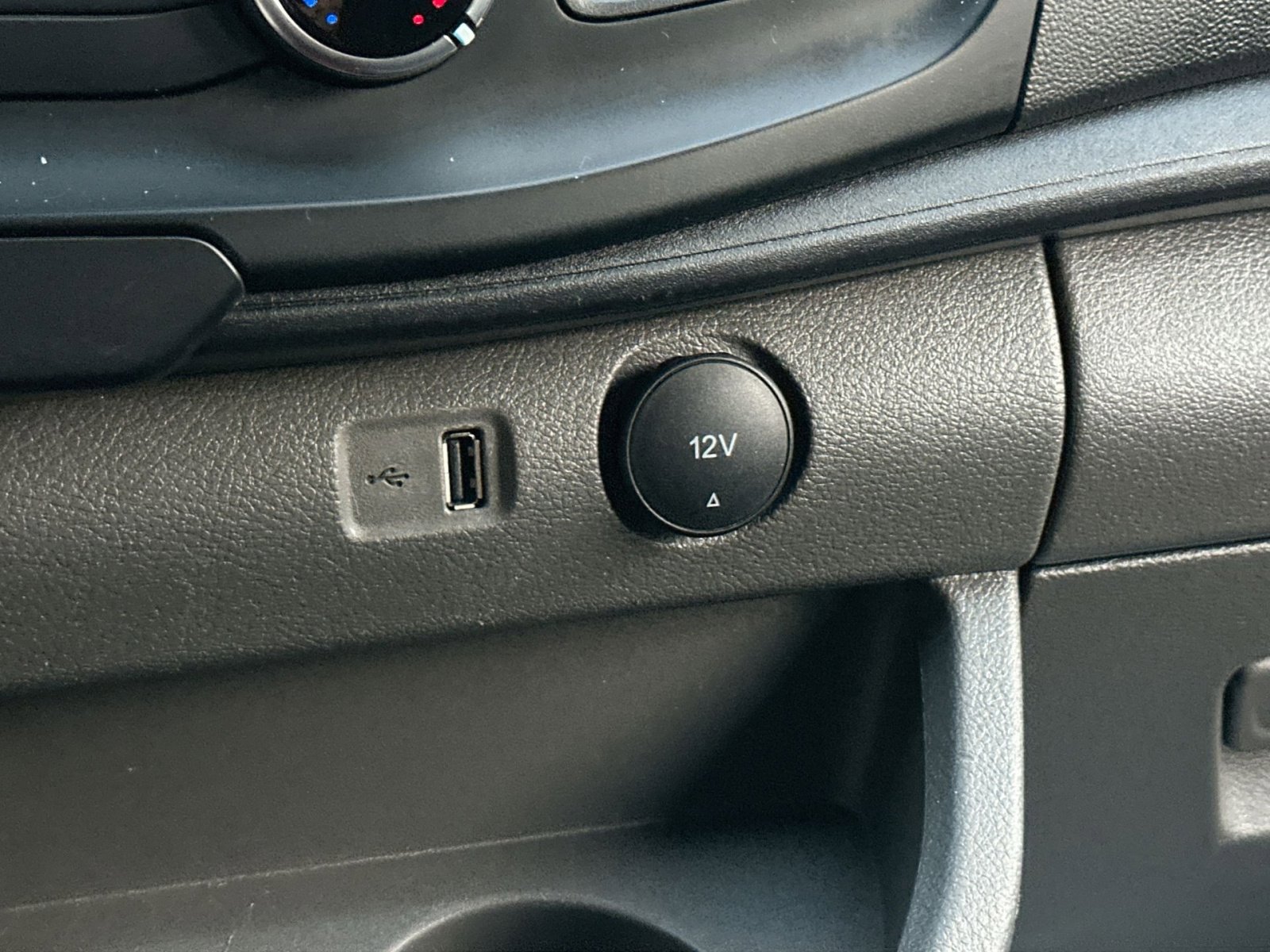 Used 2023 Ford Transit 250 Low Roof w/ Exterior Upgrade Package image 25