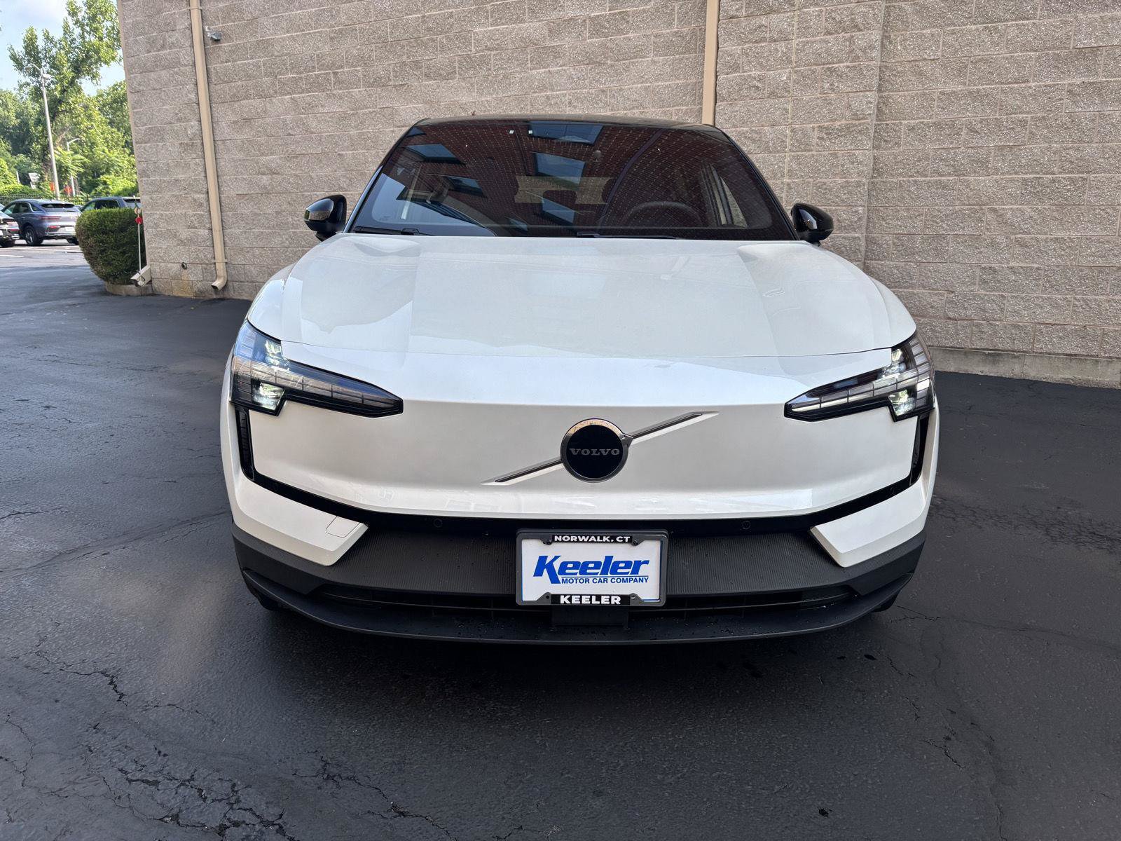 Used 2025 Volvo EX30 Plus w/ Climate Package AWD/4WD image 5