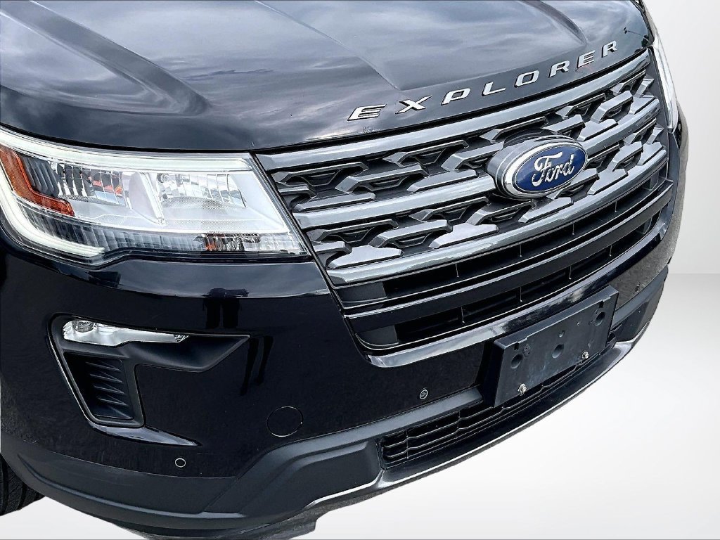 Used 2019 Ford Explorer XLT w/ XLT Sport Appearance Package AWD/4WD image 30