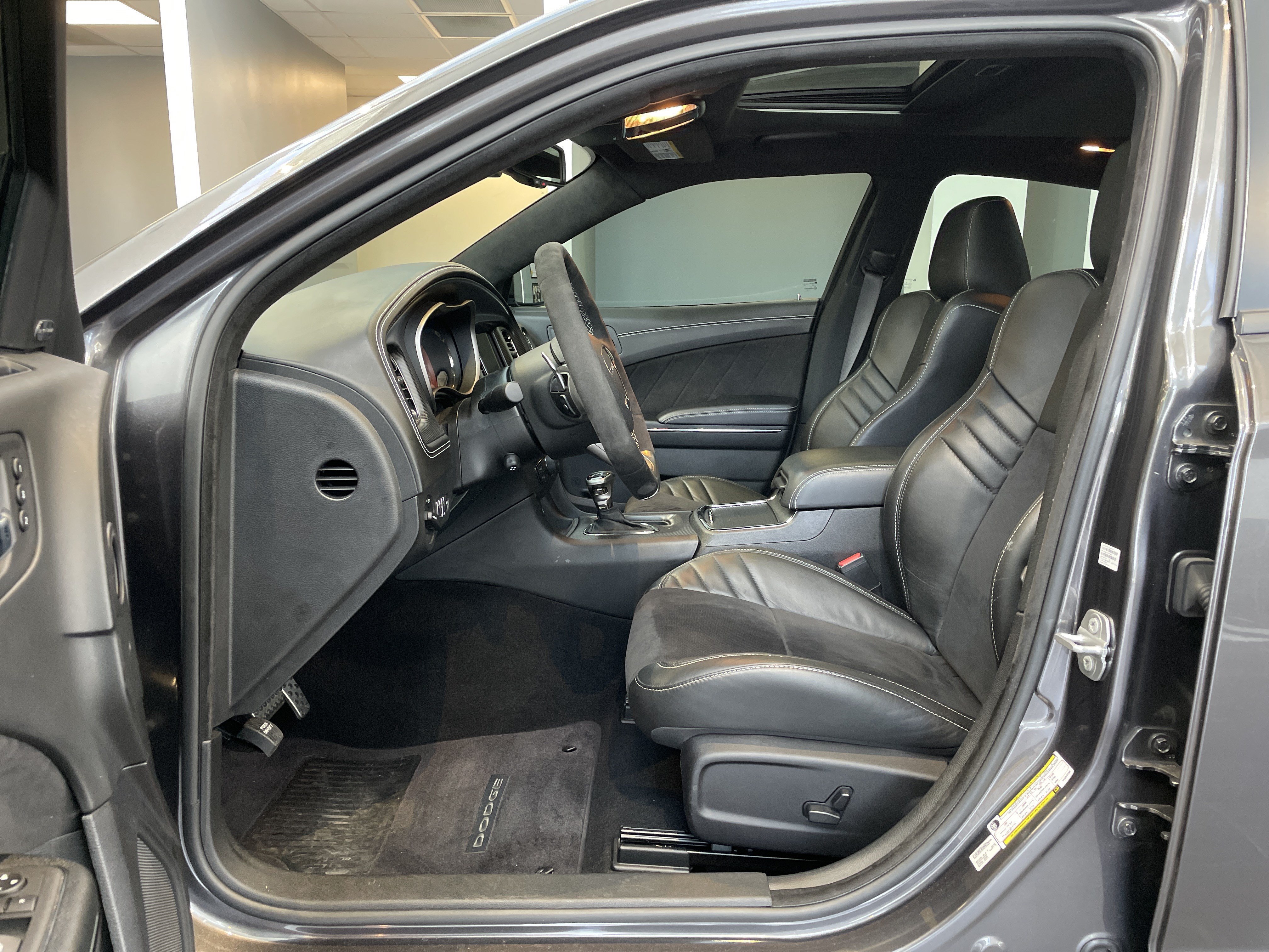 Used 2023 Dodge Charger SRT Hellcat w/ Harman/Kardon Audio Group RWD image 18