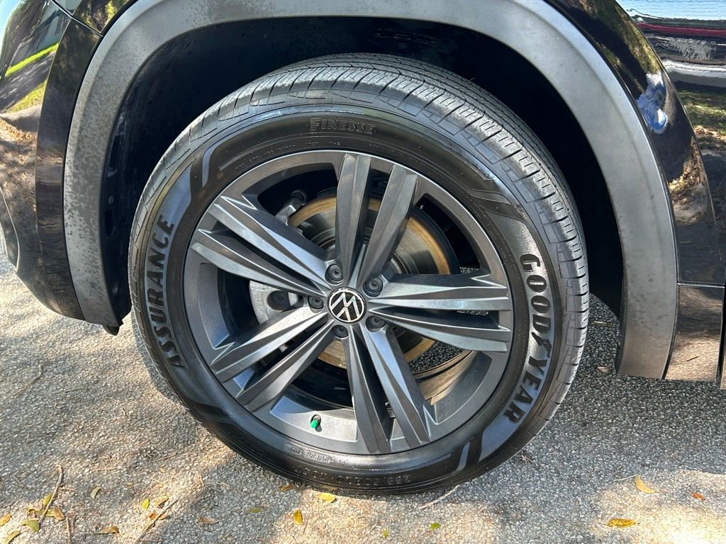 Used 2020 Volkswagen Atlas Cross Sport SE w/ Towing Package image 27