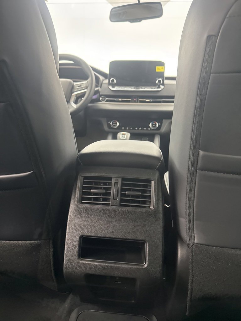 New 2025 Mitsubishi Outlander SE image 30