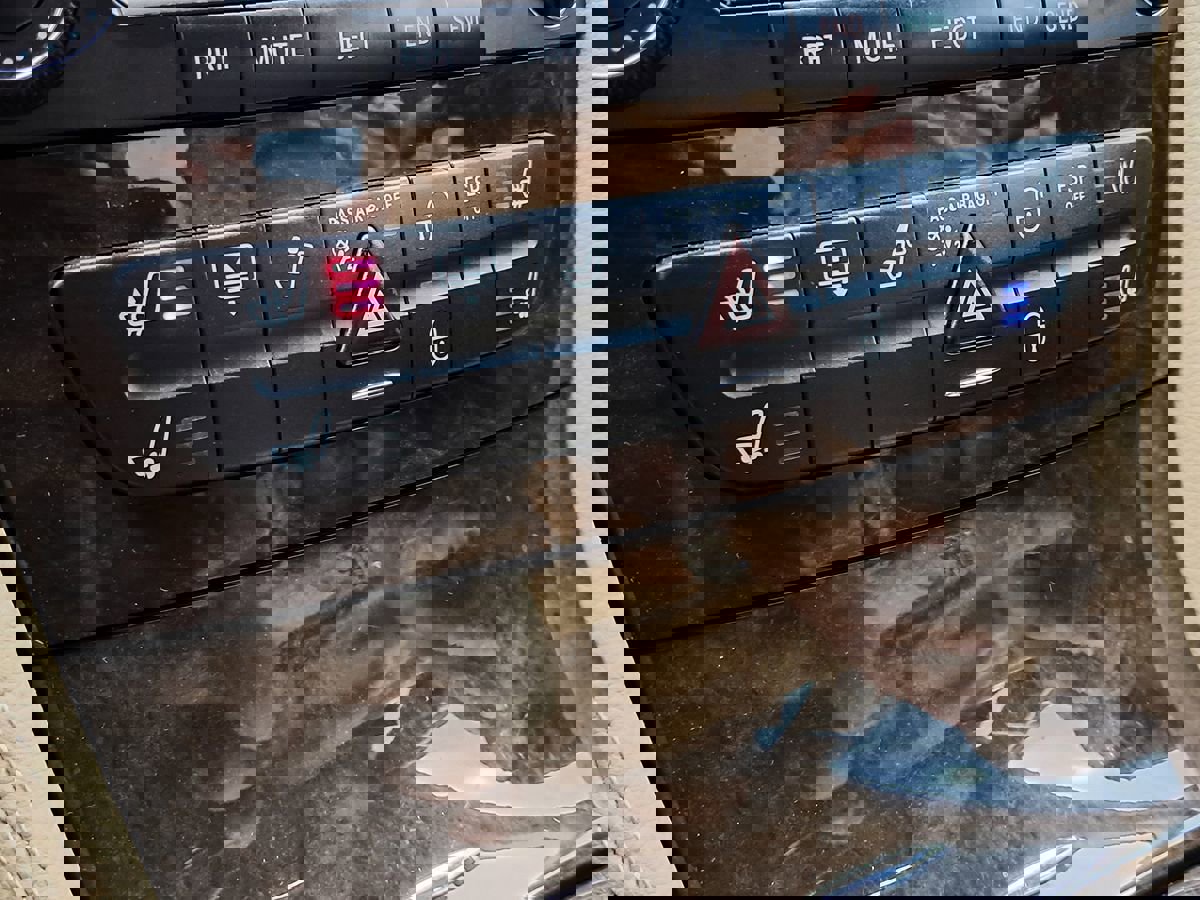 Used 2006 Mercedes-Benz CLS 55 AMG image 23