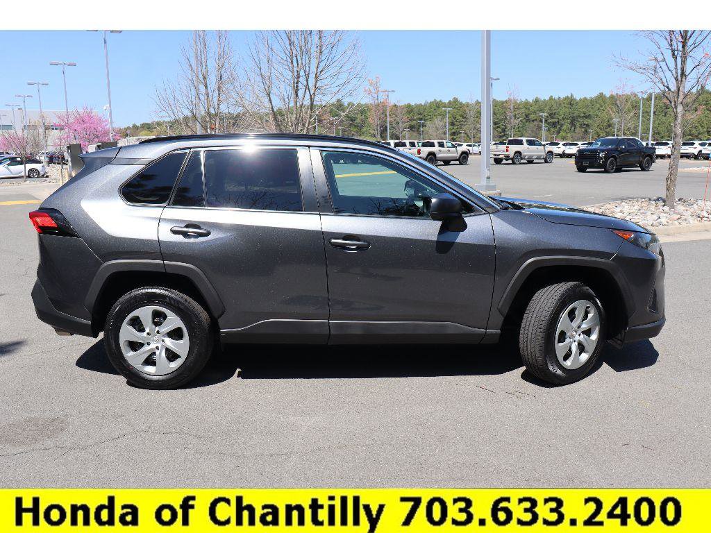 Used 2021 Toyota RAV4 LE image 8