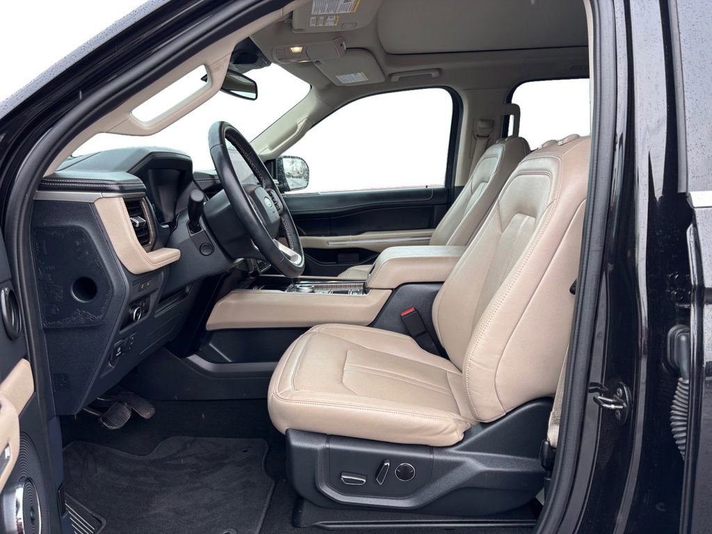 Used 2024 Ford Expedition Limited image 14