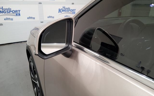 Used 2024 Volvo XC40 B5 Plus w/ Protection Package Premier AWD/4WD image 14