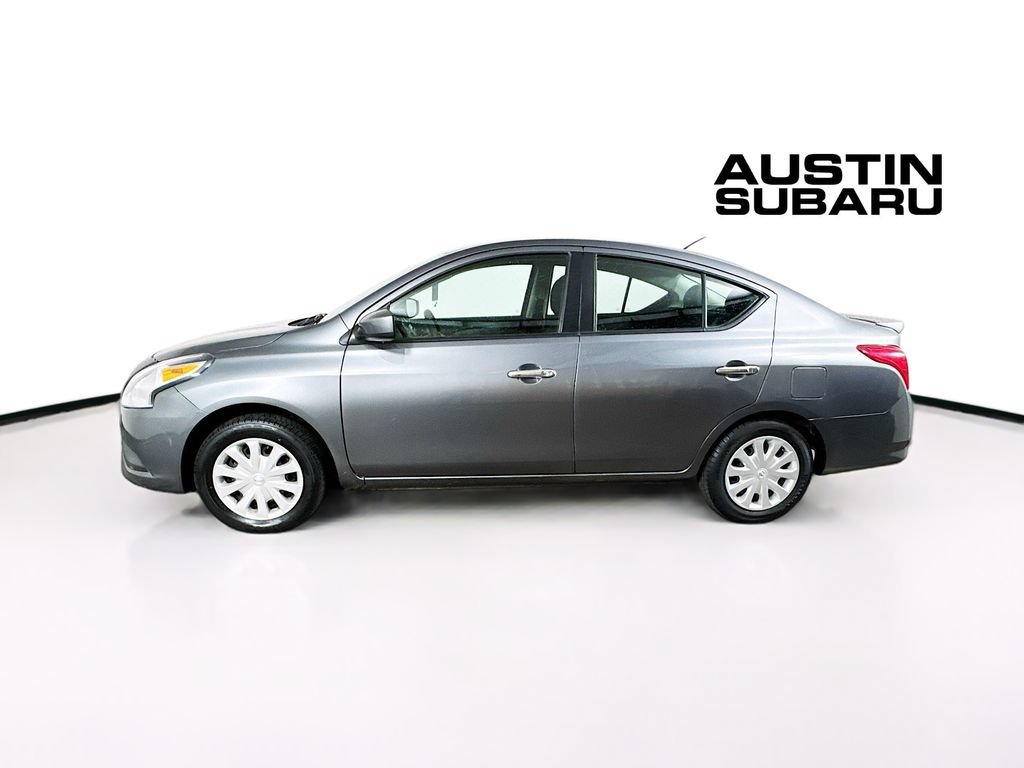 Used 2017 Nissan Versa SV FWD image 4