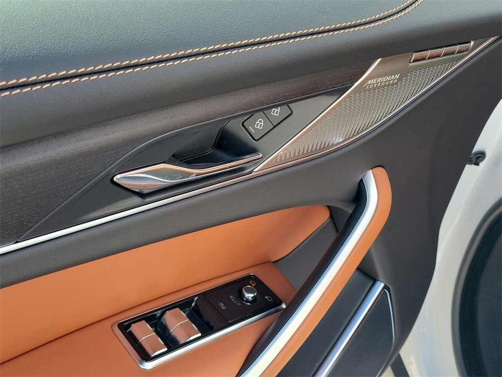 Used 2026 Jaguar F-PACE R-Dynamic S image 24