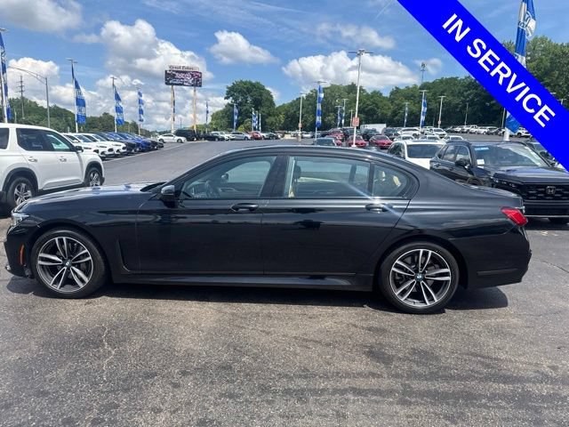 Used 2021 BMW 740i xDrive w/ M Sport Package AWD/4WD image 12