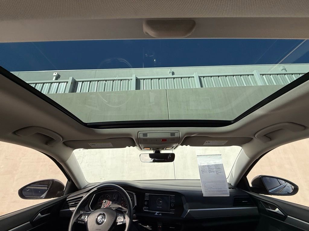 Used 2021 Volkswagen Jetta SE w/ SE Cold Weather Package image 7