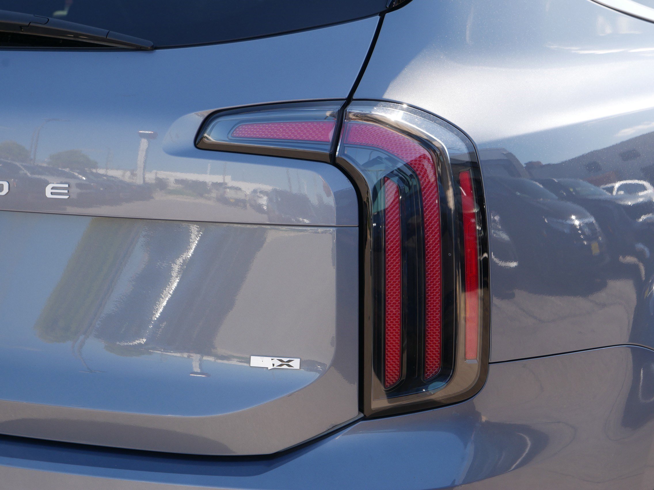 Used 2023 Kia Telluride EX w/ EX Captain's Chair Package image 17