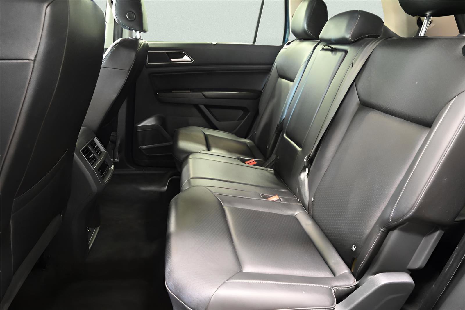 Used 2018 Volkswagen Atlas SE AWD/4WD image 16