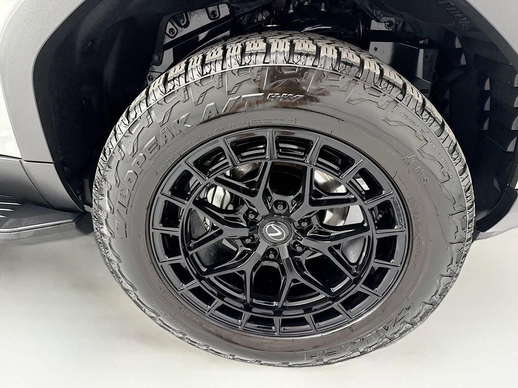 Used 2024 Lexus GX 550 image 30