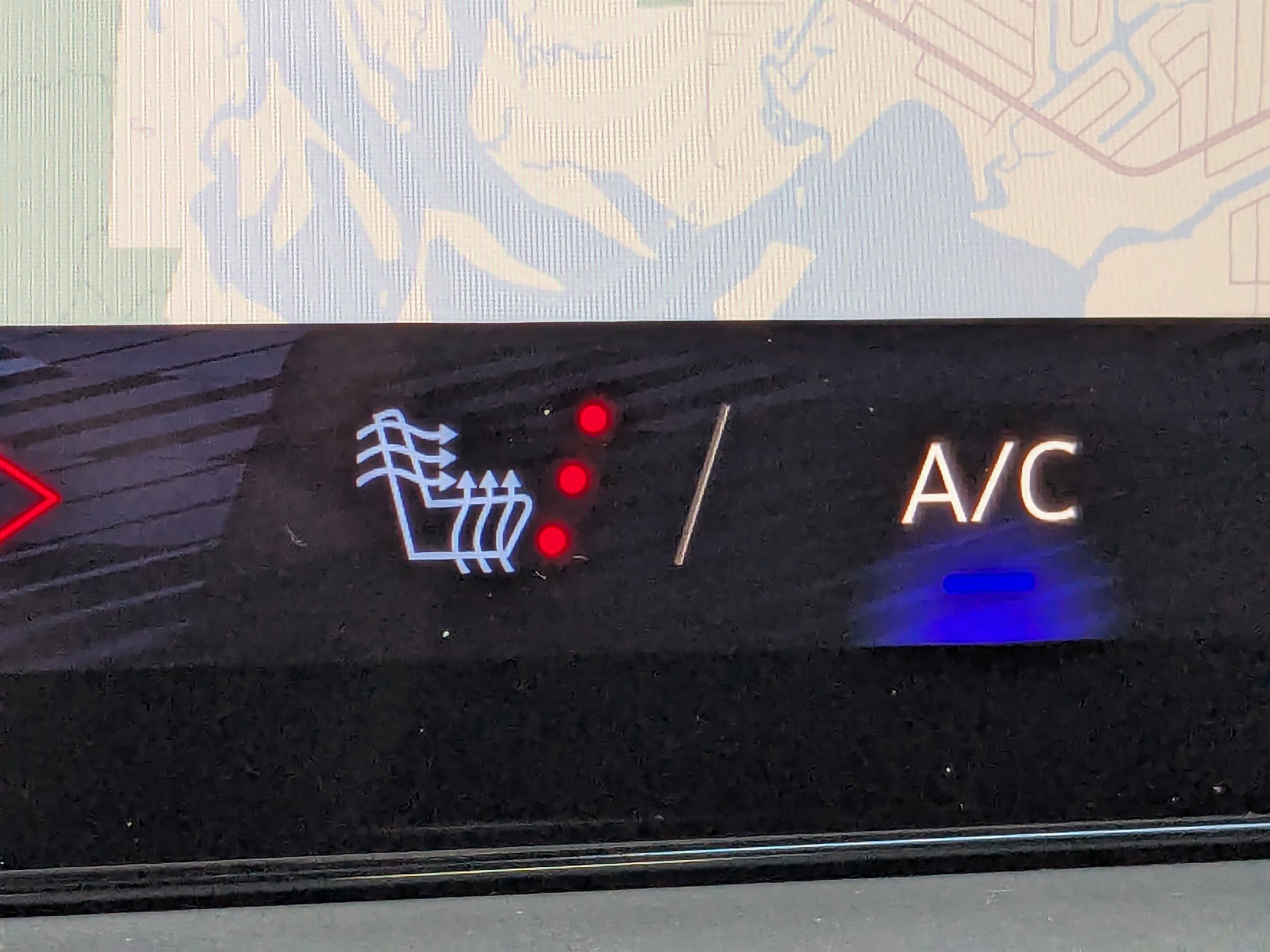 Used 2025 Chevrolet Traverse LT w/ Driver Confidence Package image 27