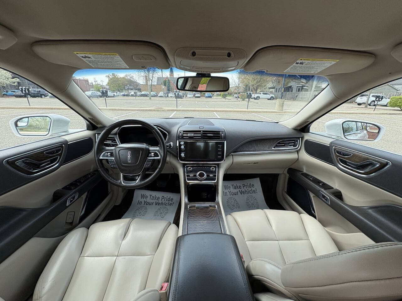Used 2017 Lincoln Continental Premiere FWD image 23